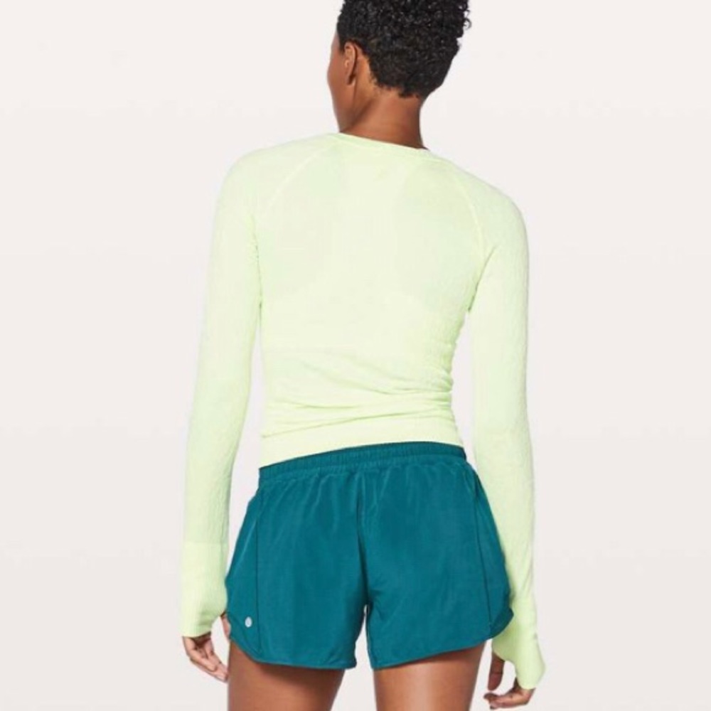 π Lululemon NILE BLUE Hotty hot short Sz. 6 2.5β - Picture 4 of 12